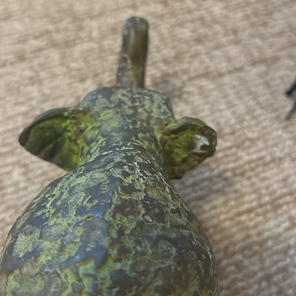 Gorgeous elephant sculpture cast iron? Bronze? - Picture 4 of 6